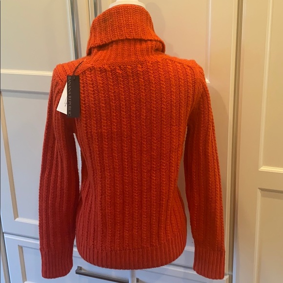 NWT Banana Republic Sweater - Picture 2 of 7